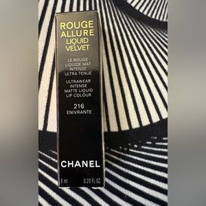 CHANEL Rouge Allure Liquid Velvet Lip Colour
